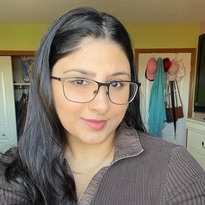Meet your Posher, Sonia